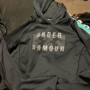 Women’s under armour hoodie like new.